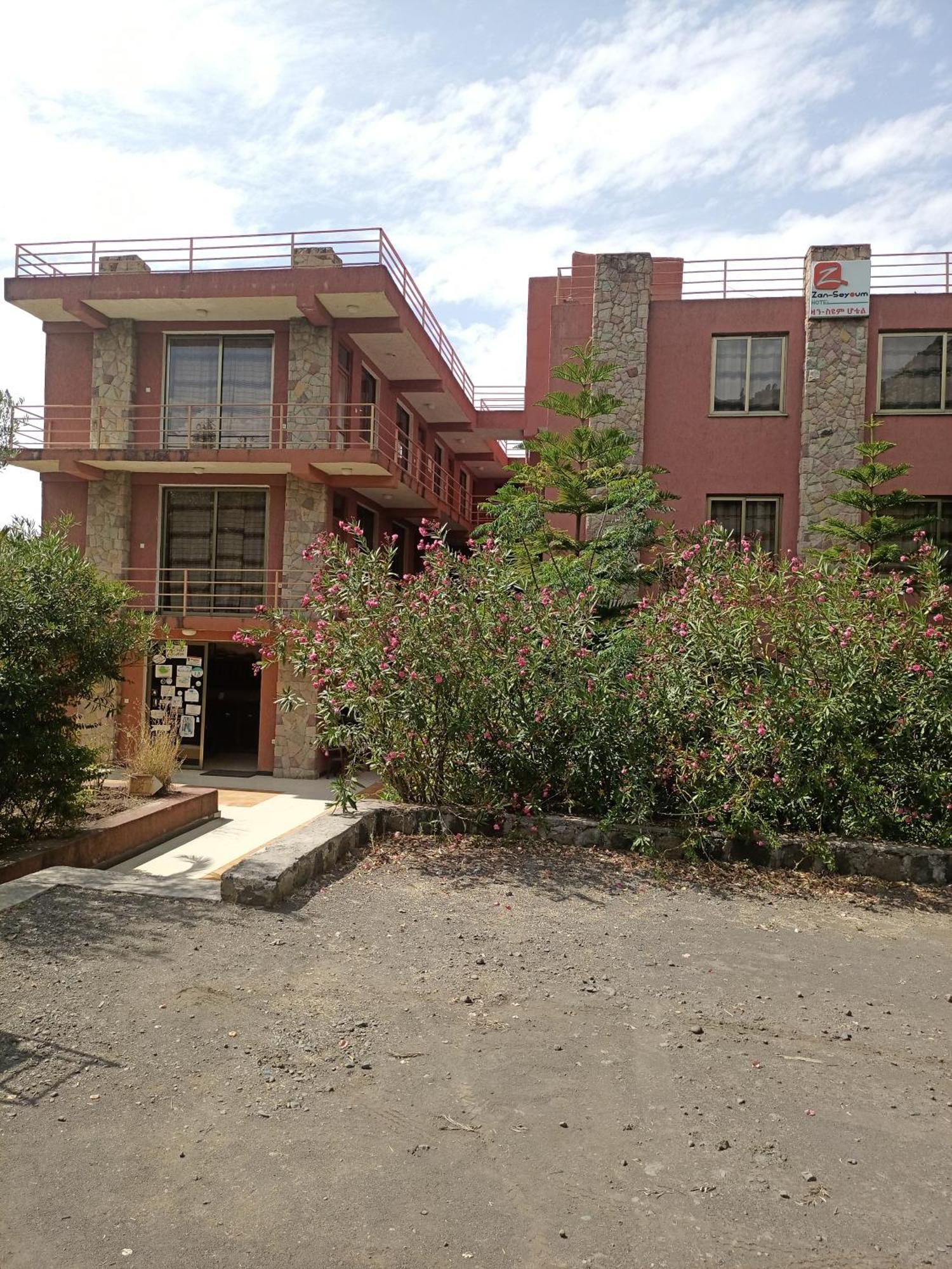 Zan-Seyoum Hotel - Lalibela Exterior photo